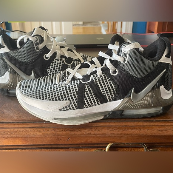 NIKE Lebron Witness VII. - Picture 2 of 6